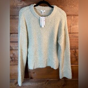 Abound Soft Cream Crew Neck Sweater Medium
